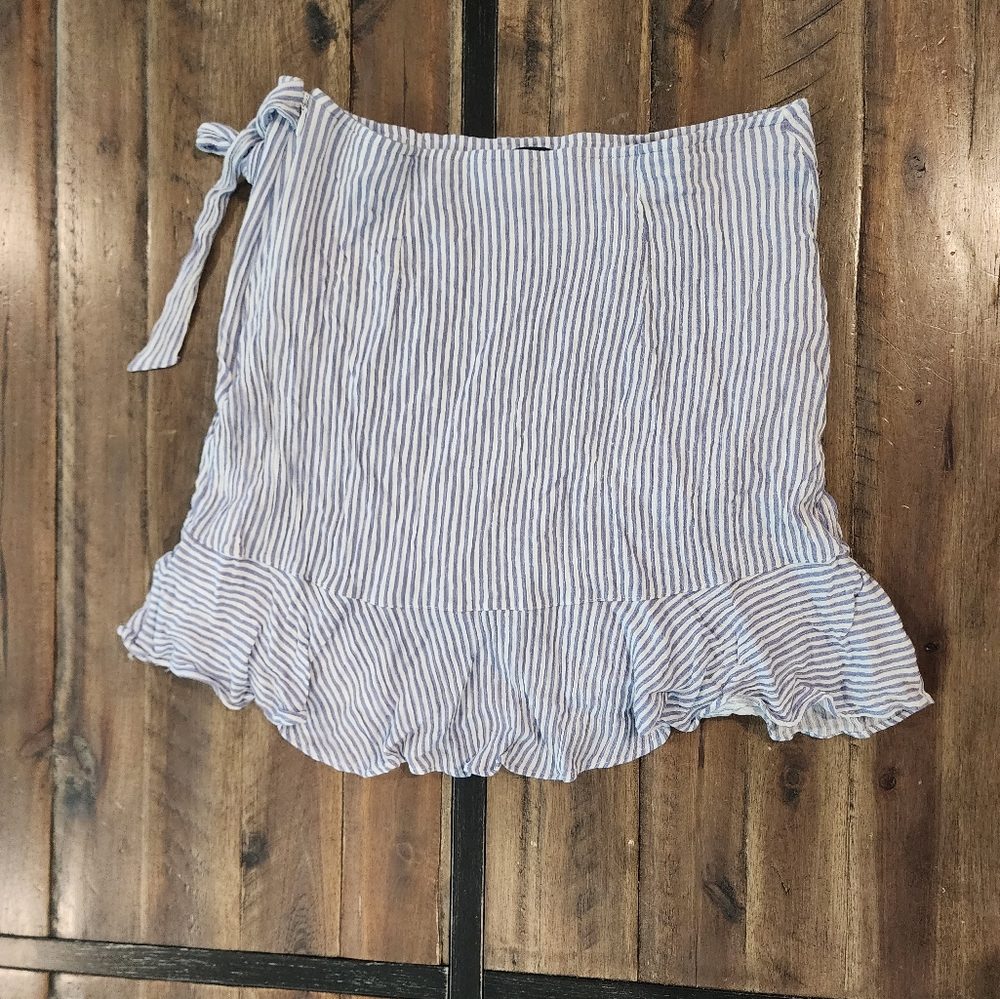 Abercrombie and Fitch striped side zip skirt - Picture 2 of 5